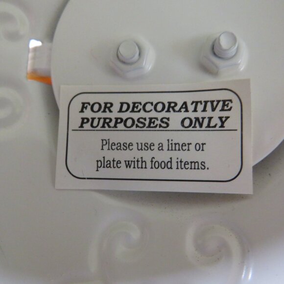 Tiered Tray Metal Heart Centerpiece, Victorian inspired - Picture 12 of 16